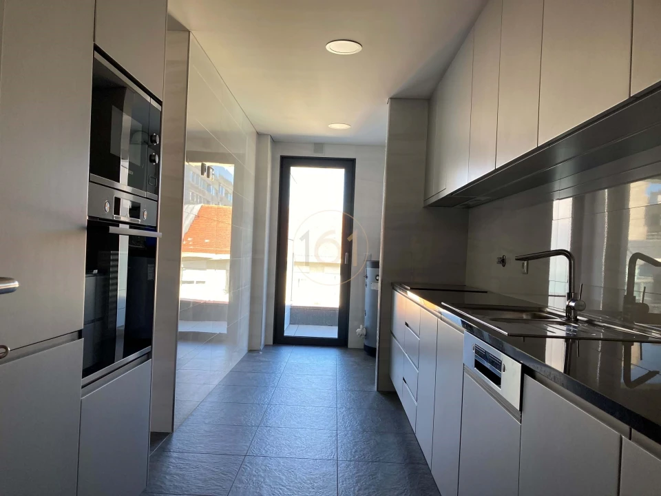 Apartamento T3 para Venda em Cedofeita, Santo Ildefonso, Sé, Miragaia, São Nicolau e Vitória Foto 6