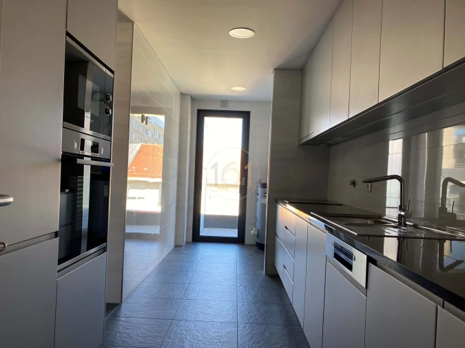 Apartamento T3 para Venda em Cedofeita, Santo Ildefonso, Sé, Miragaia, São Nicolau e Vitória Foto 6