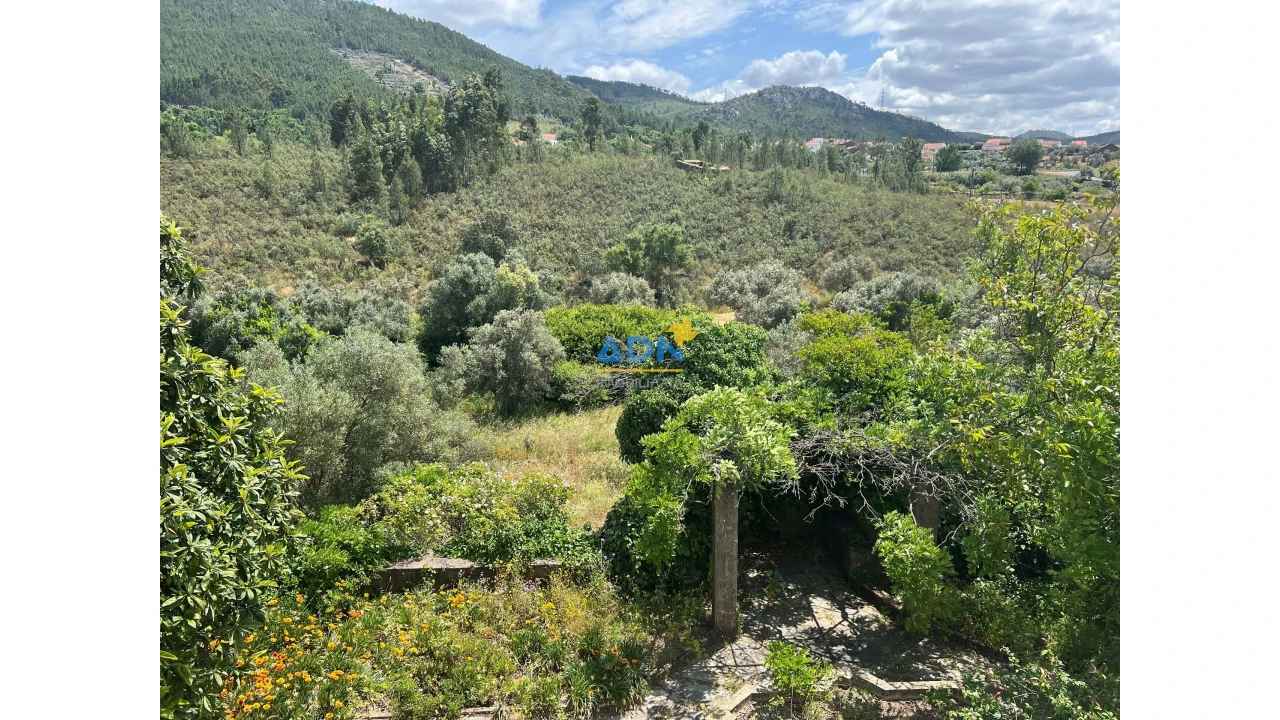 Moradia T7 para Venda em Fratel Foto 14