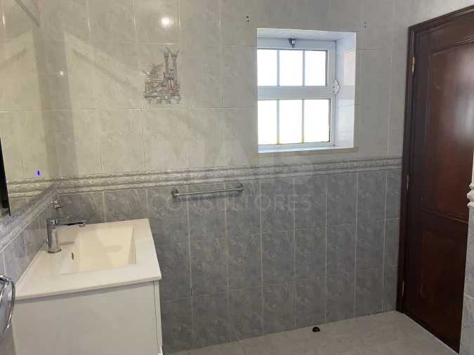 Moradia T4 para Venda em São Lourenço do Bairro Foto 4