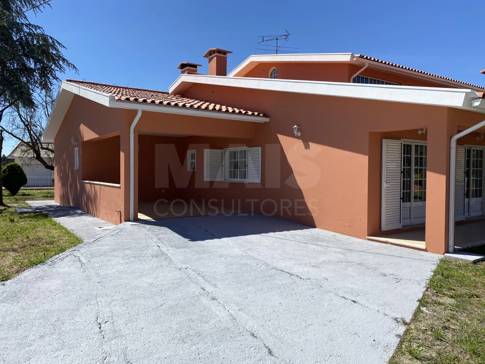 Moradia T4 para Venda em São Lourenço do Bairro Foto 4