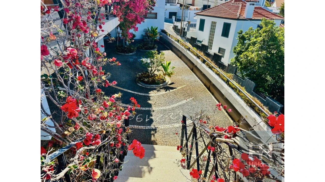 Moradia T4 para Venda em Funchal (Santa Maria Maior) Foto 20