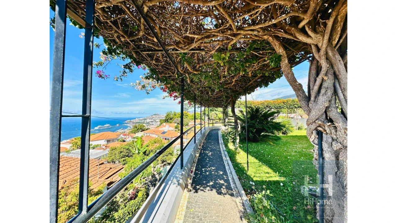 Moradia T4 para Venda em Funchal (Santa Maria Maior) Foto 24