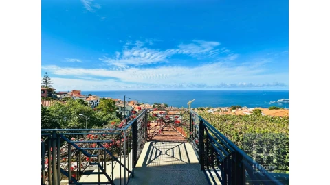 Moradia T4 para Venda em Funchal (Santa Maria Maior)