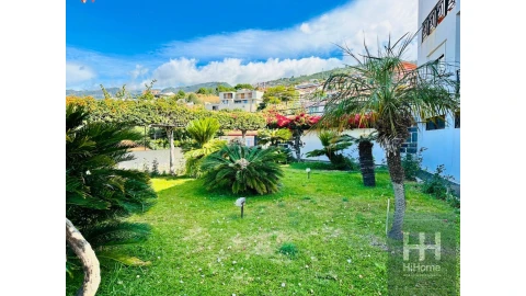 Moradia T4 para Venda em Funchal (Santa Maria Maior)