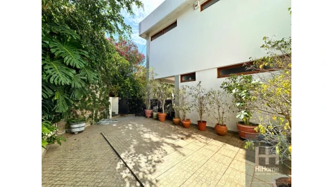 Moradia T4 para Venda em Funchal (Santa Maria Maior)