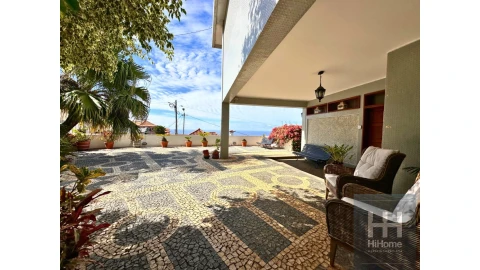 Moradia T4 para Venda em Funchal (Santa Maria Maior)