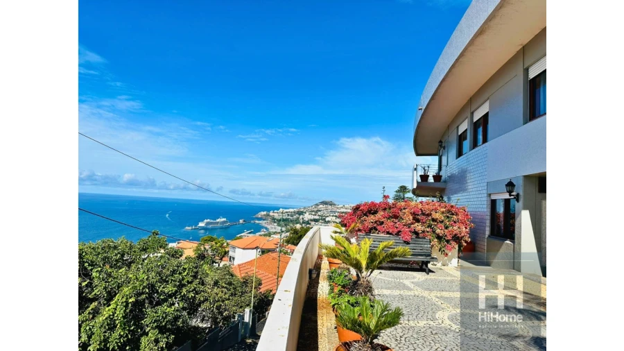 Moradia T4 para Venda em Funchal (Santa Maria Maior) Foto 4