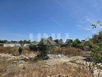 Terreno para Venda em Seixal, Arrentela e Aldeia de Paio Pires