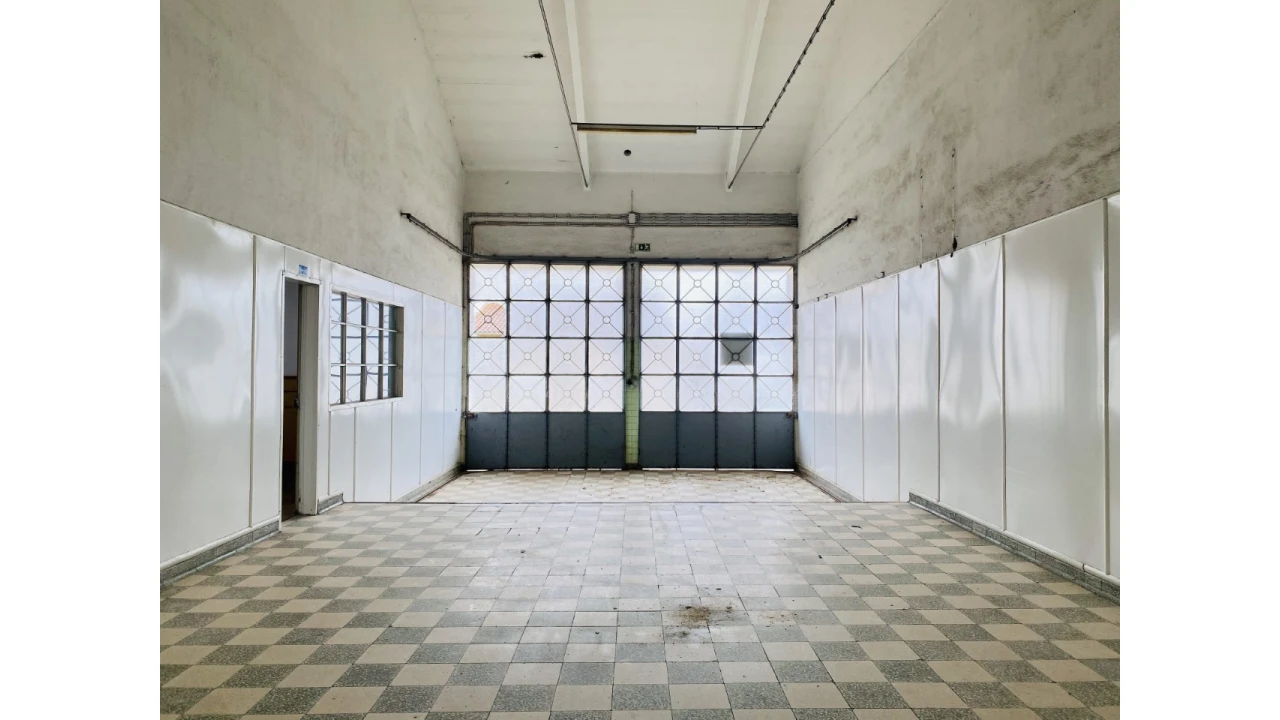 Armazém para Venda em Tramagal Foto 15