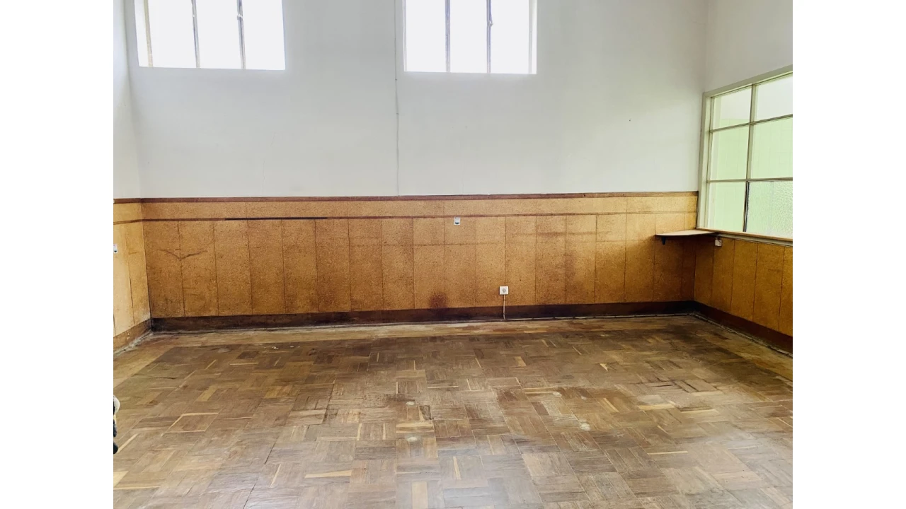 Armazém para Venda em Tramagal Foto 18