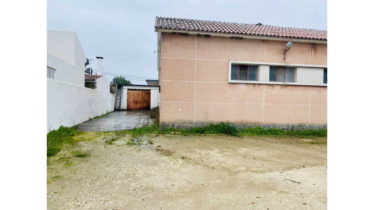 Armazém para Venda em Tramagal Foto 21