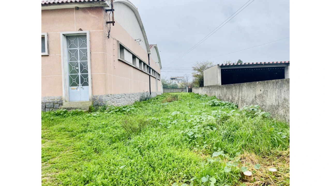 Armazém para Venda em Tramagal Foto 22