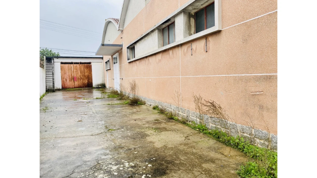 Armazém para Venda em Tramagal Foto 24