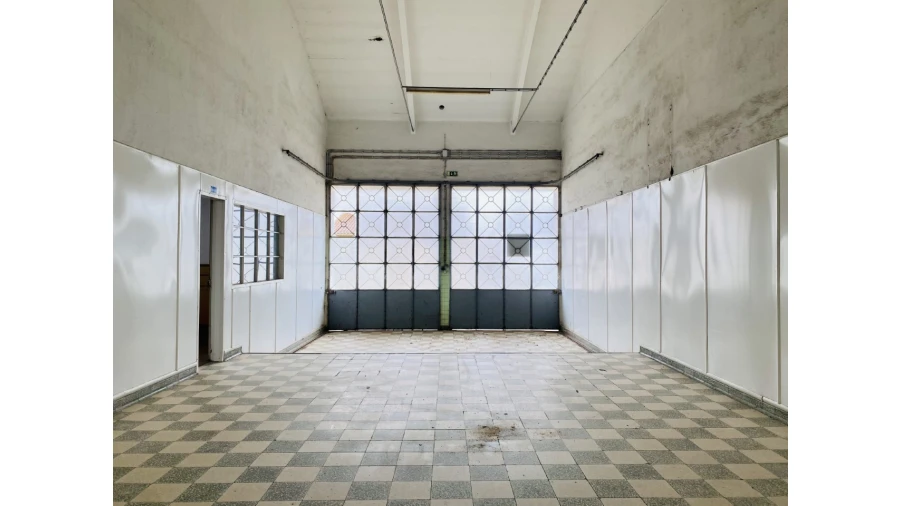 Armazém para Venda em Tramagal Foto 15