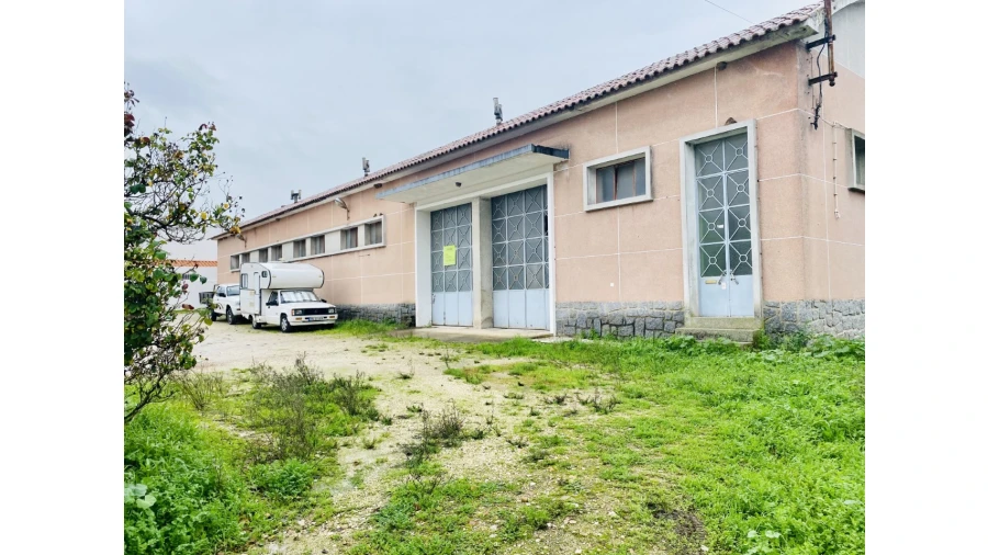 Armazém para Venda em Tramagal Foto 20
