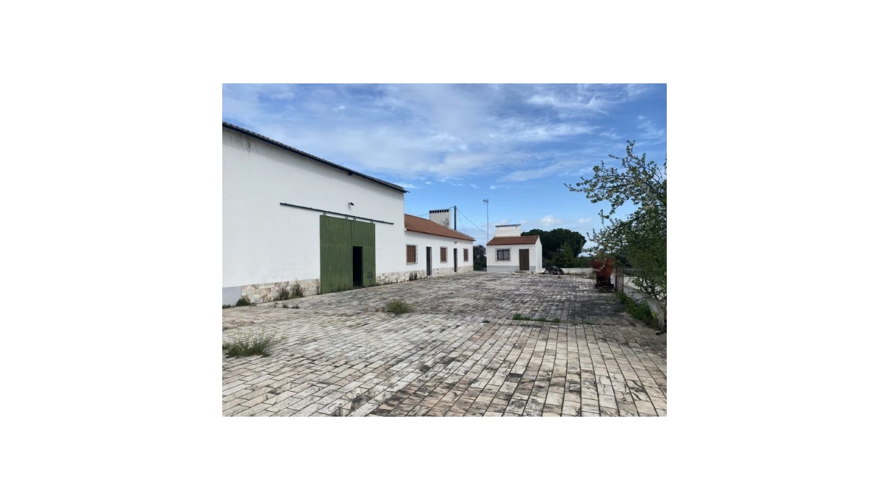 Quinta T5 para Venda em São Bento do Cortiço e Santo Estêvão Foto 1