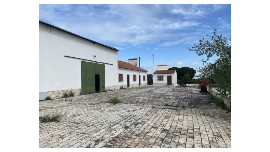 Quinta T5 para Venda em São Bento do Cortiço e Santo Estêvão