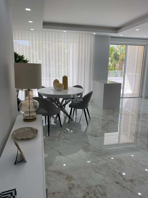 Apartamento para Venda em Lagos (São Sebastião e Santa Maria)