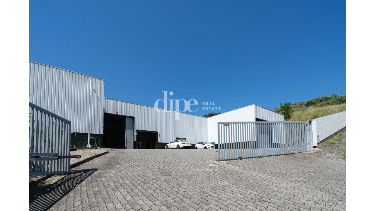 Armazém para Arrendamento em Nespereira Foto 1