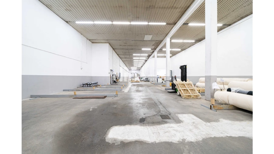 Armazém para Arrendamento em Nespereira Foto 3