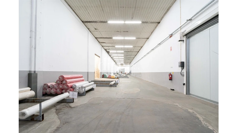 Armazém para Arrendamento em Nespereira Foto 4