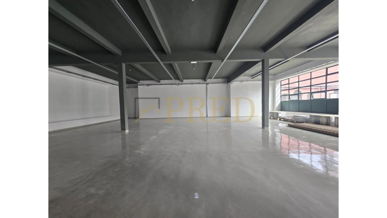 Armazém para Arrendamento em Paranhos Foto 1