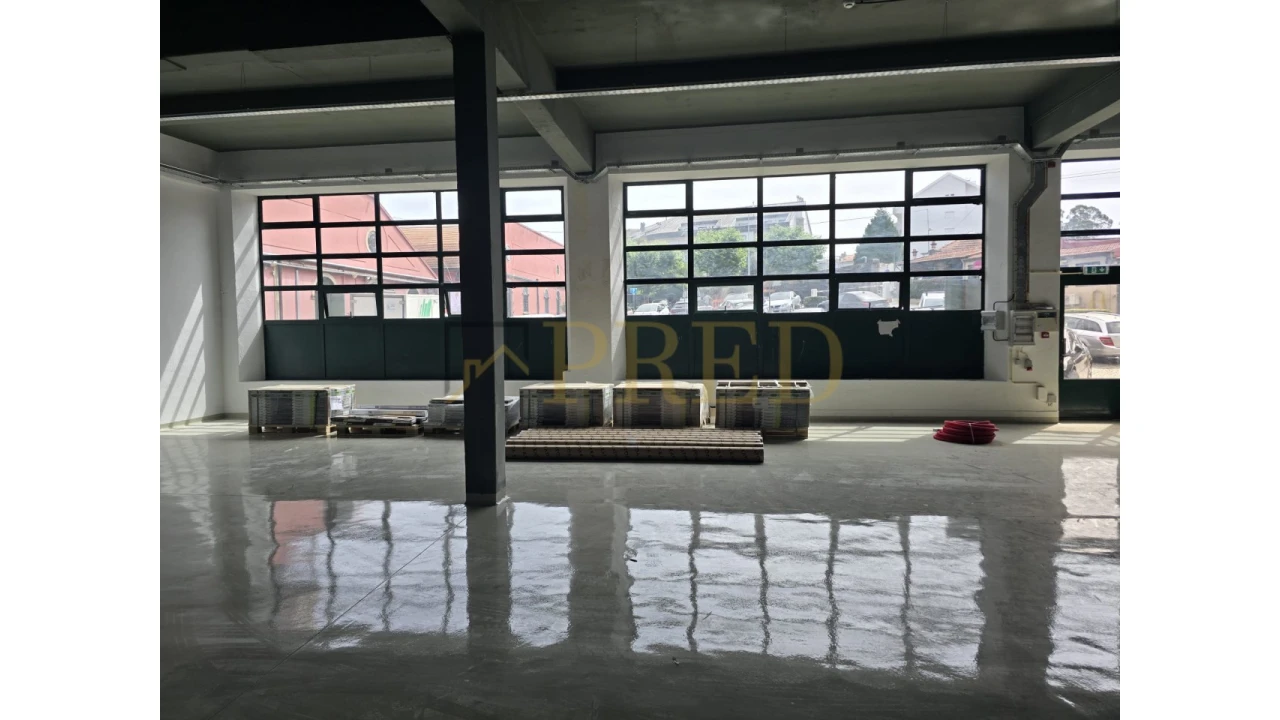 Armazém para Arrendamento em Paranhos Foto 5