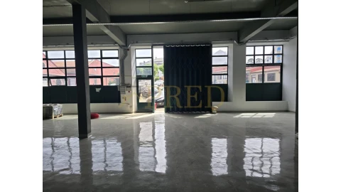 Armazém para Arrendamento em Paranhos