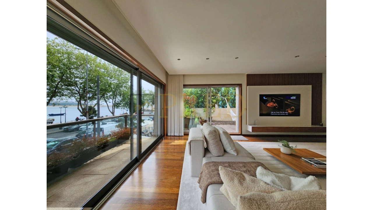 Apartamento T5 para Arrendamento em Aldoar, Foz do Douro e Nevogilde Foto 1