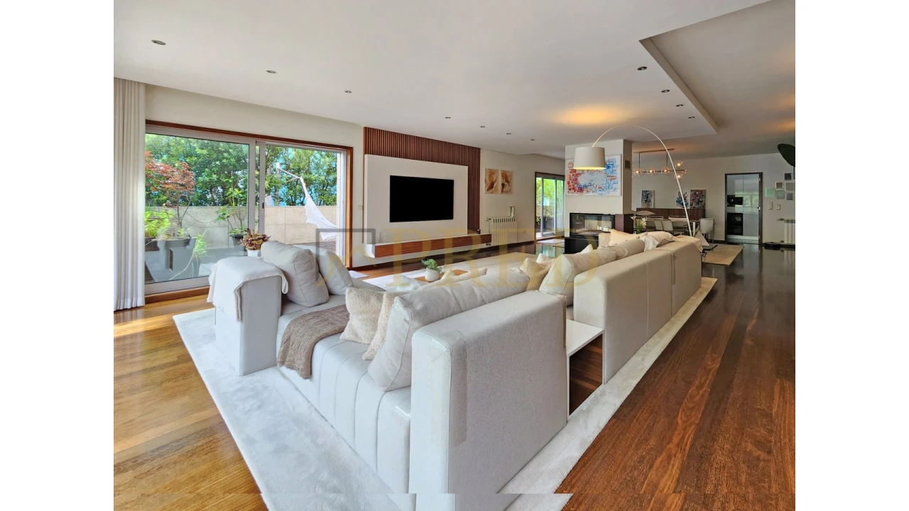 Apartamento T5 para Arrendamento em Aldoar, Foz do Douro e Nevogilde Foto 6