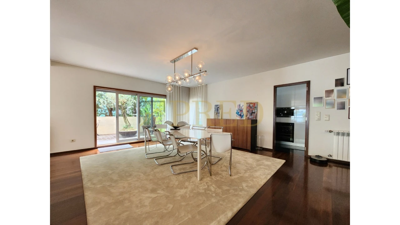 Apartamento T5 para Arrendamento em Aldoar, Foz do Douro e Nevogilde Foto 10