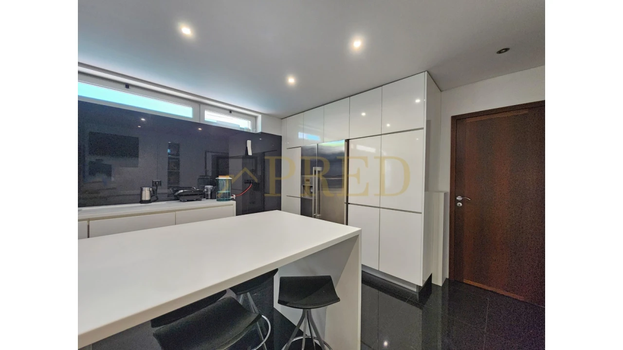 Apartamento T5 para Arrendamento em Aldoar, Foz do Douro e Nevogilde Foto 18