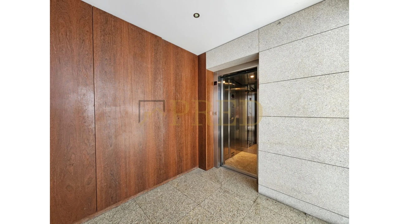 Apartamento T5 para Arrendamento em Aldoar, Foz do Douro e Nevogilde Foto 31