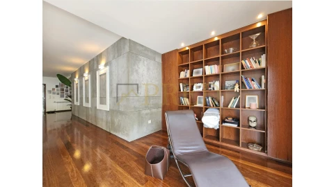 Apartamento T5 para Arrendamento em Aldoar, Foz do Douro e Nevogilde