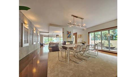 Apartamento T5 para Arrendamento em Aldoar, Foz do Douro e Nevogilde