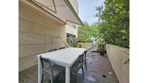 Apartamento T5 para Arrendamento em Aldoar, Foz do Douro e Nevogilde