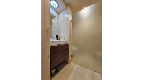 Apartamento T5 para Arrendamento em Aldoar, Foz do Douro e Nevogilde