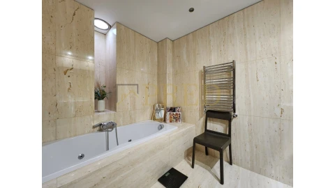 Apartamento T5 para Arrendamento em Aldoar, Foz do Douro e Nevogilde