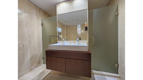 Apartamento T5 para Arrendamento em Aldoar, Foz do Douro e Nevogilde