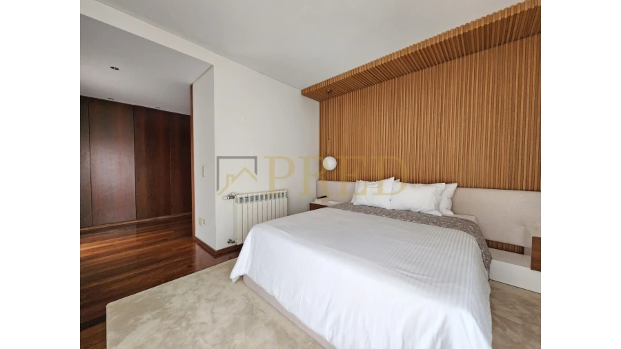 Apartamento T5 para Arrendamento em Aldoar, Foz do Douro e Nevogilde Foto 25