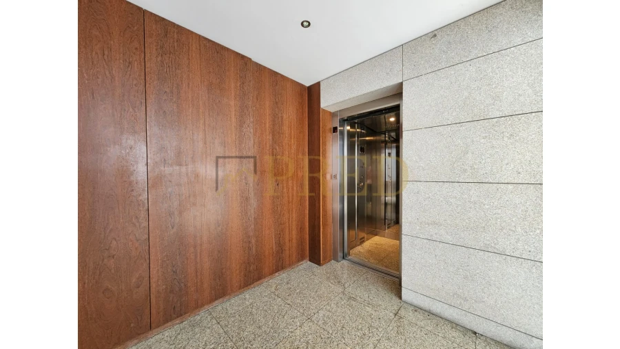 Apartamento T5 para Arrendamento em Aldoar, Foz do Douro e Nevogilde Foto 31