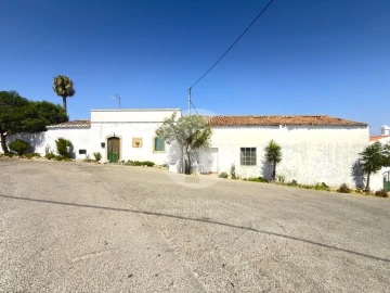 Armazém para Venda em São Brás de Alportel