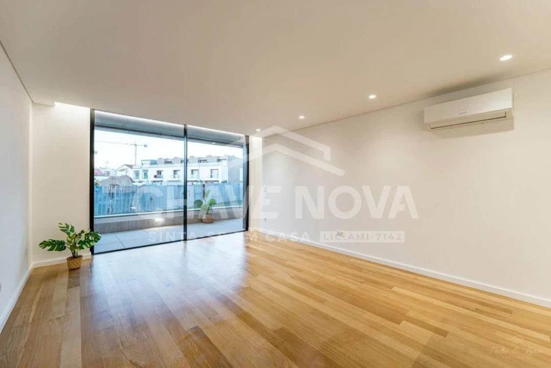 Apartamento T1 para Arrendamento em Canidelo Foto 5