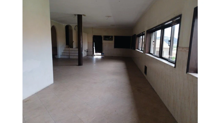 Prédio para Venda em Vila das Aves Foto 1