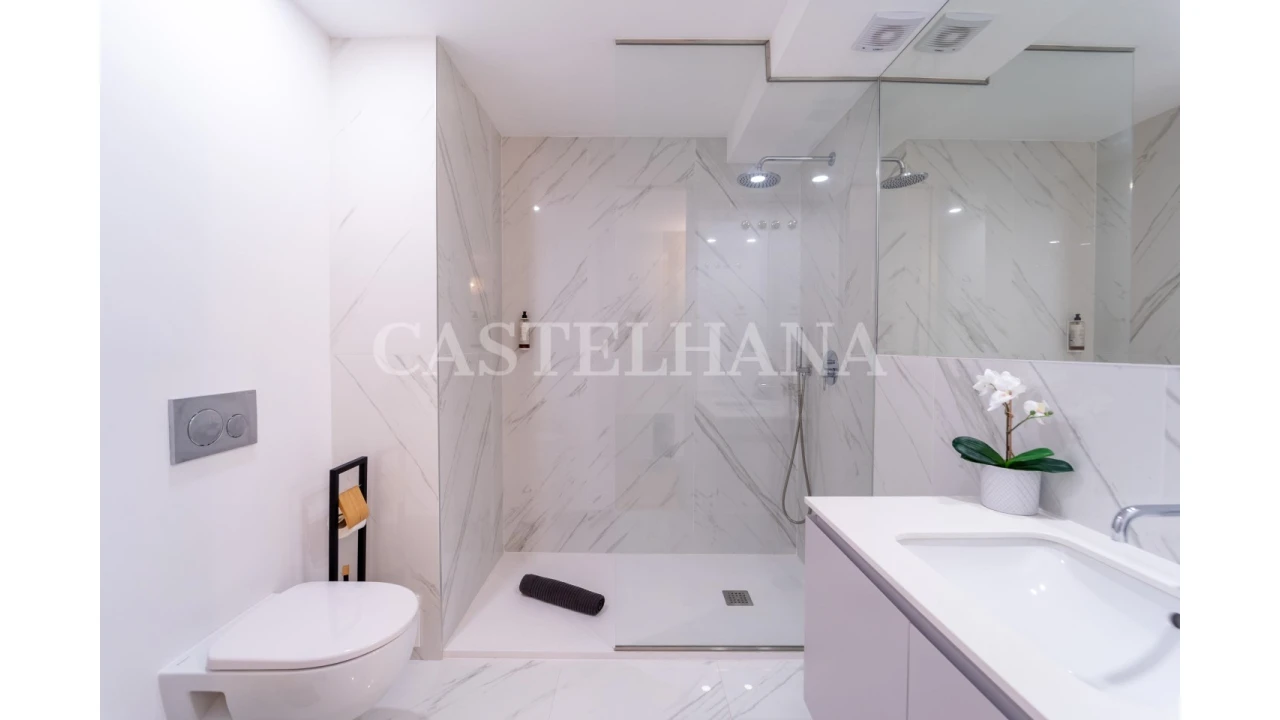 Apartamento T2 para Venda em Cedofeita, Santo Ildefonso, Sé, Miragaia, São Nicolau e Vitória Foto 21