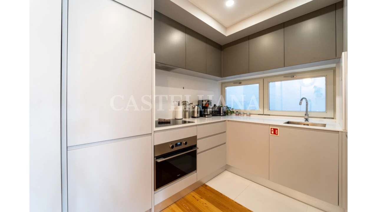 Apartamento T2 para Venda em Cedofeita, Santo Ildefonso, Sé, Miragaia, São Nicolau e Vitória Foto 9