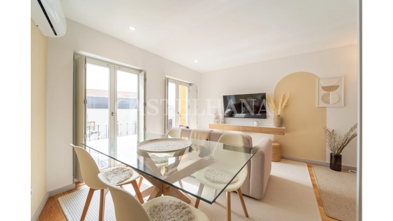 Apartamento T2 para Venda em Cedofeita, Santo Ildefonso, Sé, Miragaia, São Nicolau e Vitória Foto 2