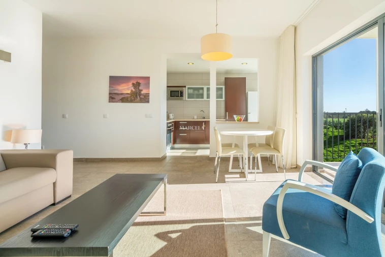 Apartamento T1 para Venda em Mexilhoeira Grande Foto 6