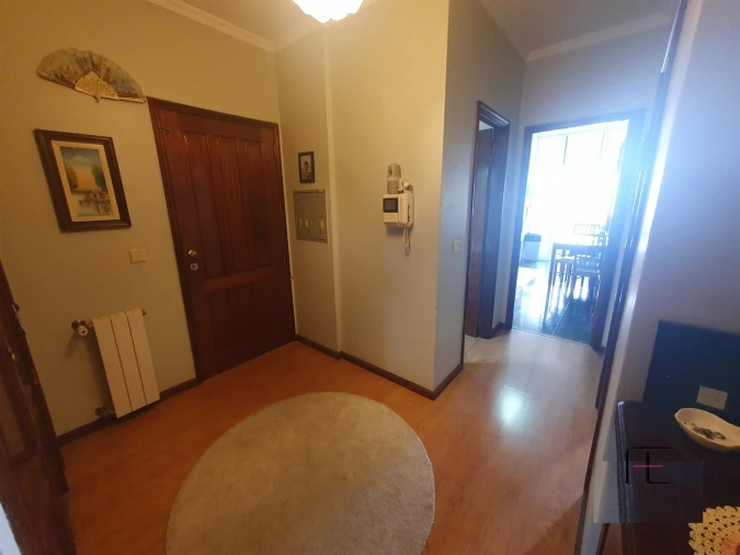 Apartamento T3 para Venda em Oliveira do Douro Foto 2